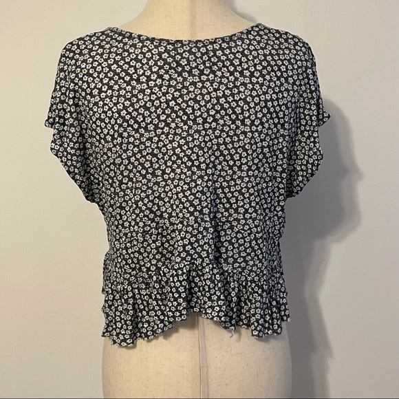 Urban Outfitters Ruffled Daisy 90s Crop Top - Picture 3 of 5
